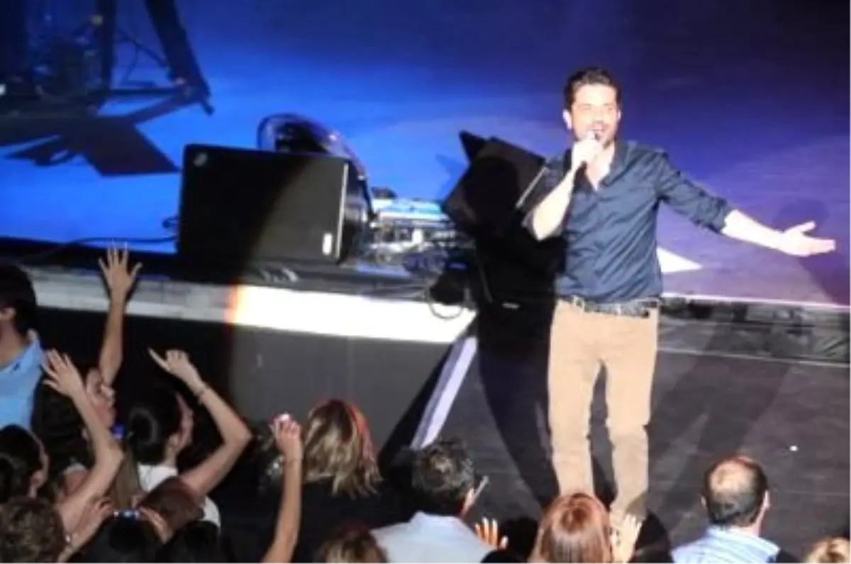 Kenan Doğulu\'dan "Bal Gibi" Açıkhava Konseri