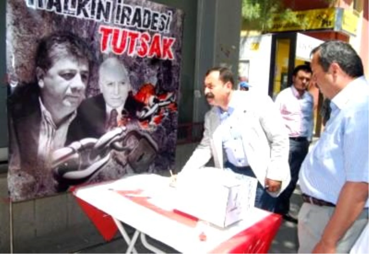 Kırşehir\'de CHP\'lilerden Tutuklu Milletvekilleri İçin İmza Kampanyası