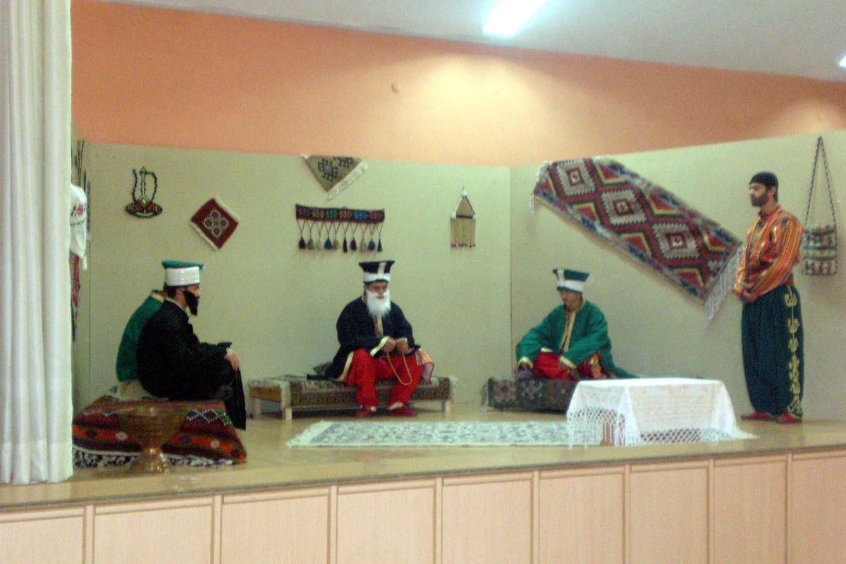 Liseliler Yıl Sonu Gösterilerinde Ahilik Geleneğini Yaşattı