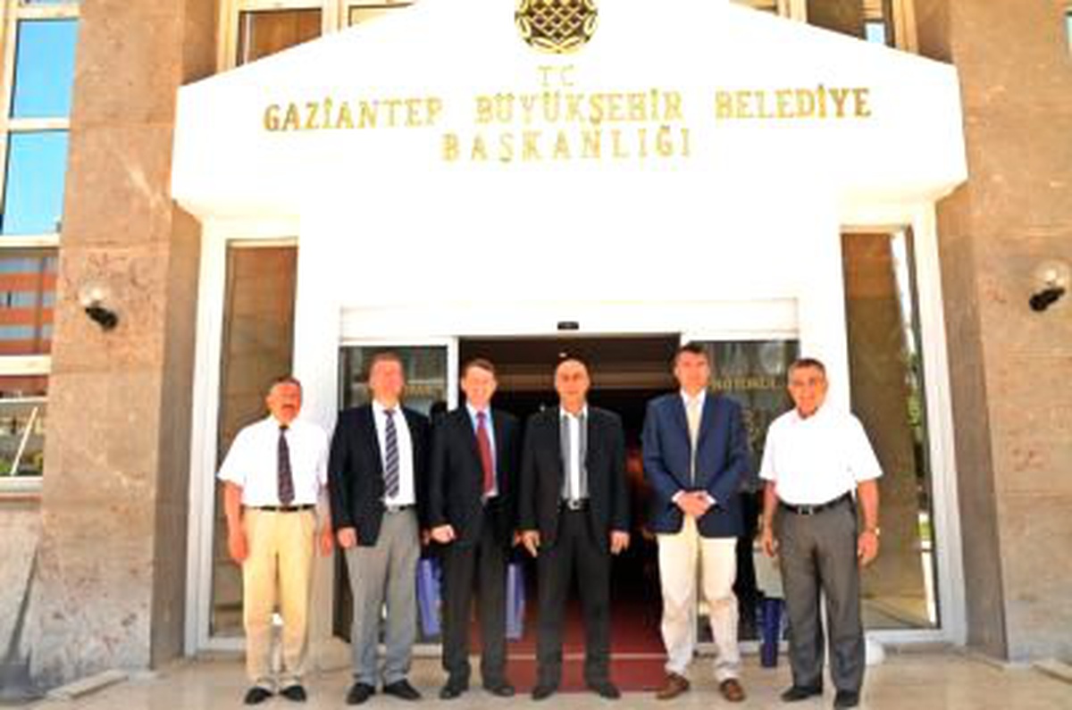 Savunma Ataşeleri Büyükşehir Belediyeyi Ziyaret Etti