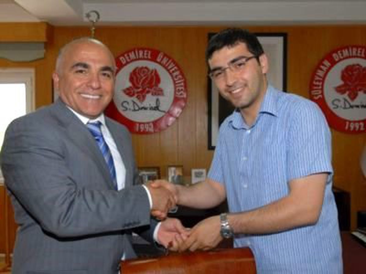 Sdü Rektörü \'Yılın En İyi Rektörü\' Seçildi