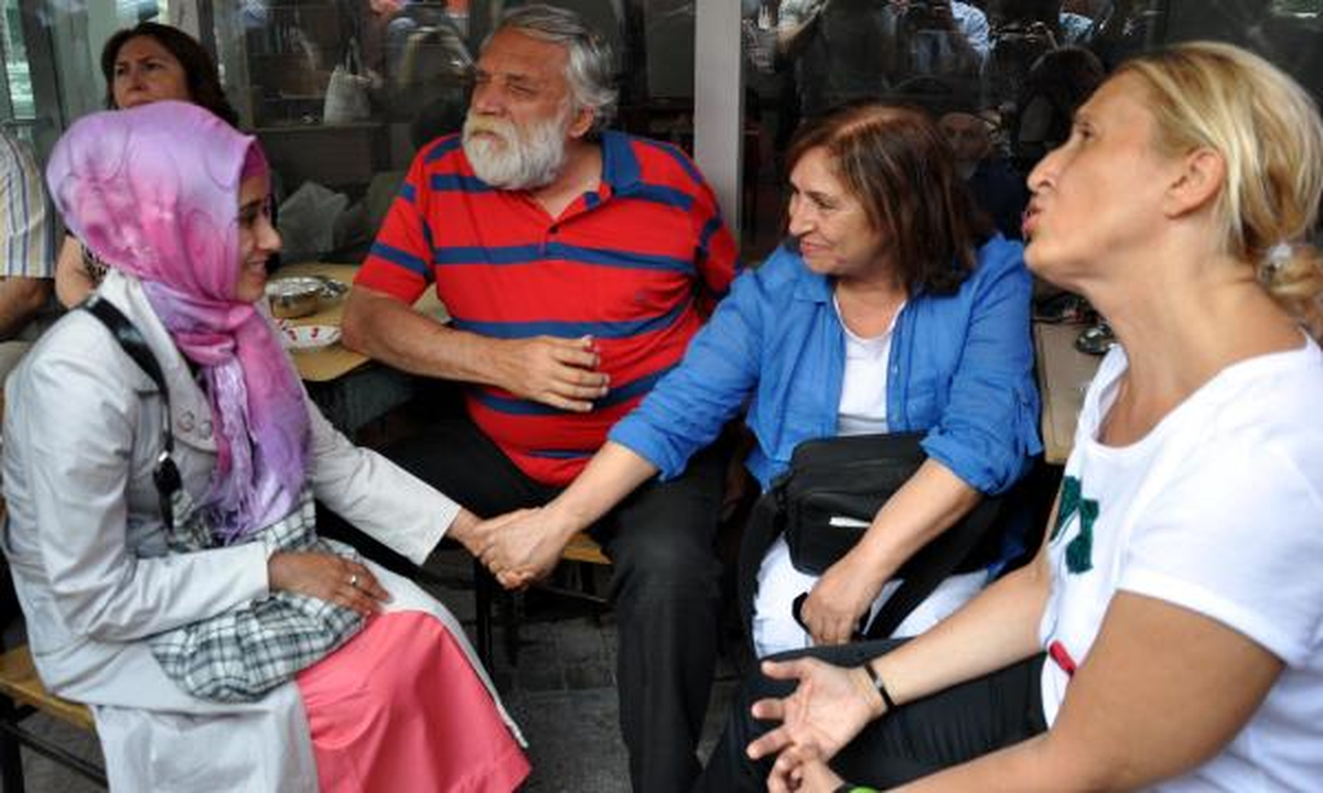 Selvi Kılıçdaroğlu\'ndan, Hes Mağduru Leyla\'ya Destek