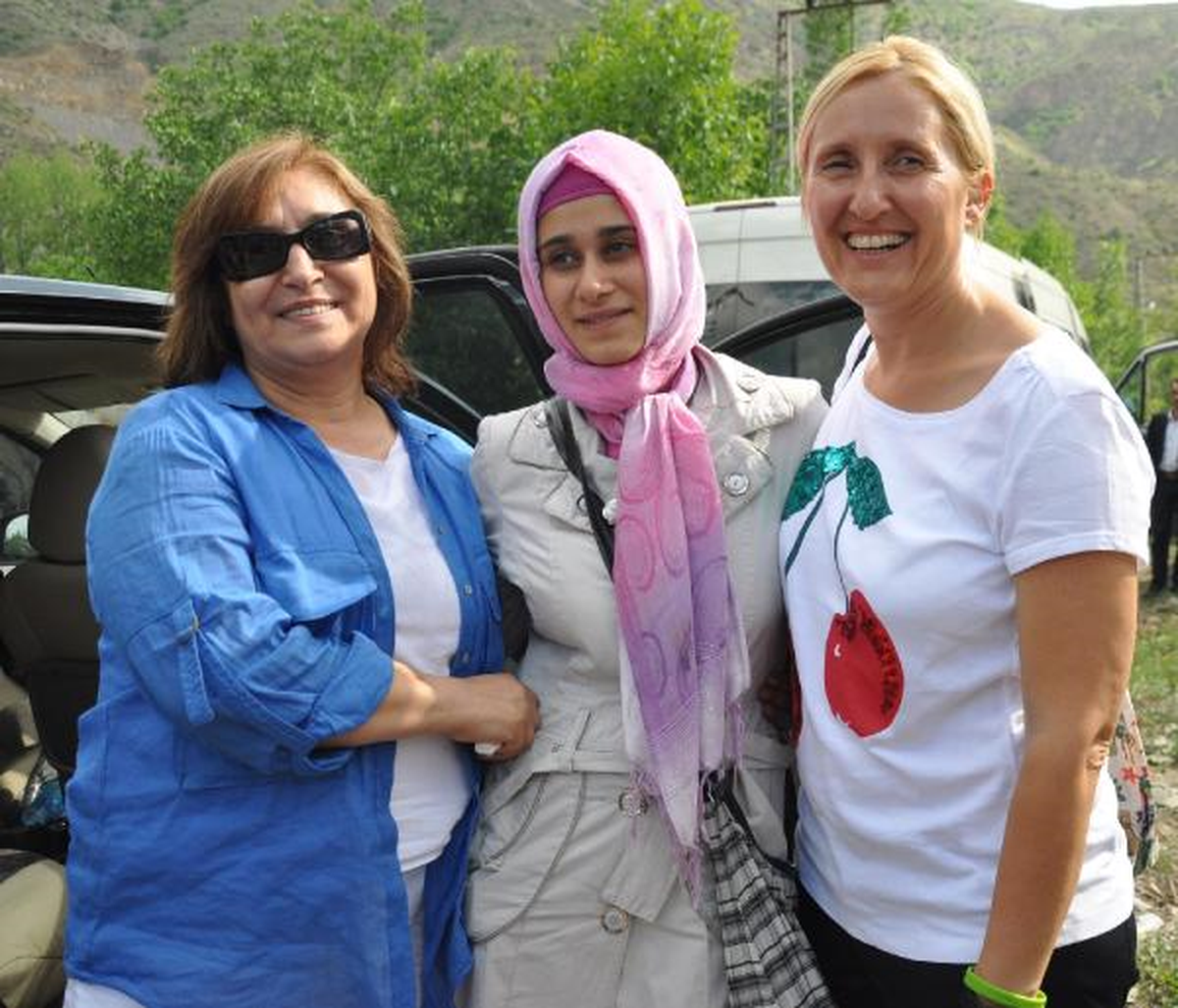 Selvi Kılıçdaroğlu\'ndan, Hes Mağduru Leyla\'ya Destek (2)