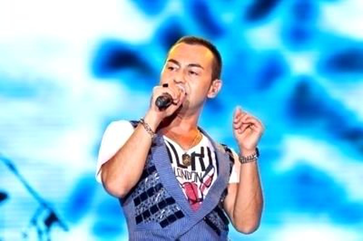 Serdar'dan Babasına Özel Şarkı