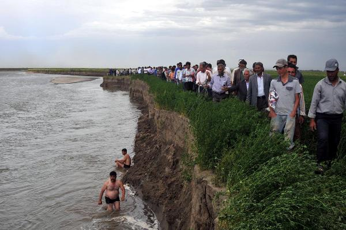 Serinlemek İçin Murat Nehri\'ne Giren İki Genç Kız Kayıp