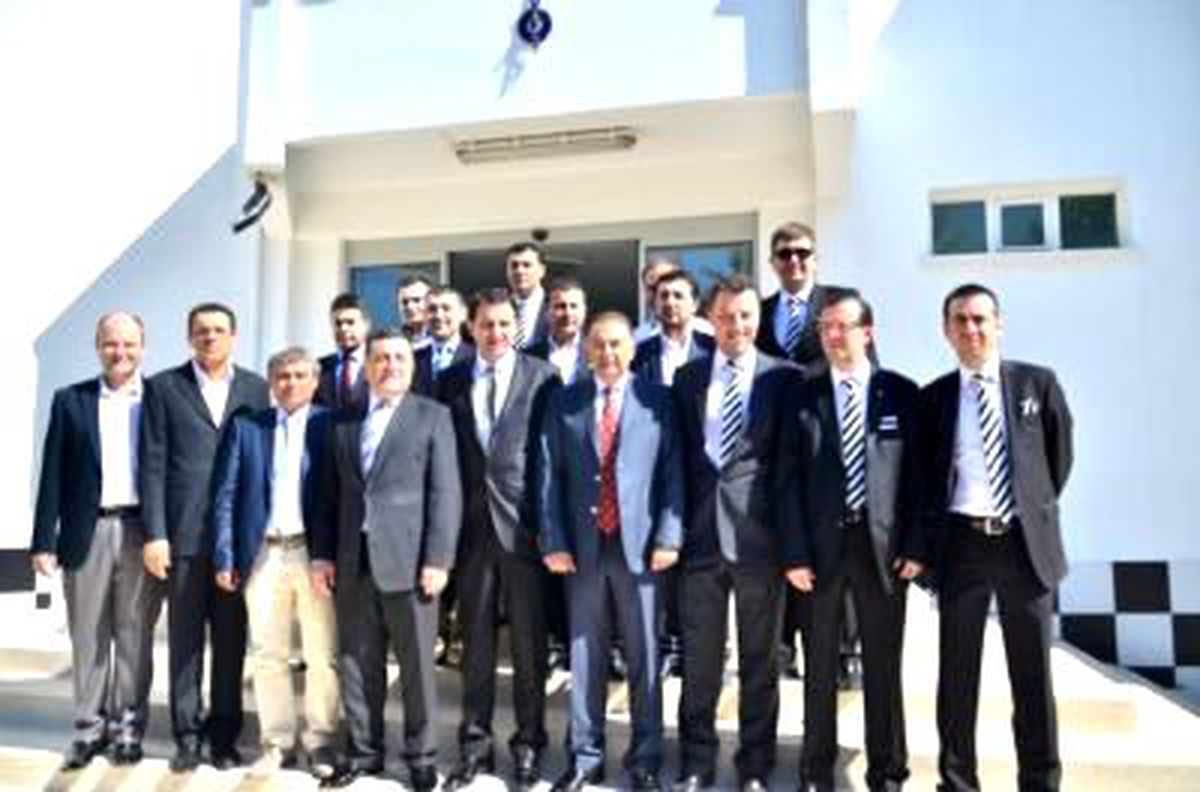 Tff İcra Kurulu Üyesi Arif Koşar\'dan Manisaspor\'a Ziyaret