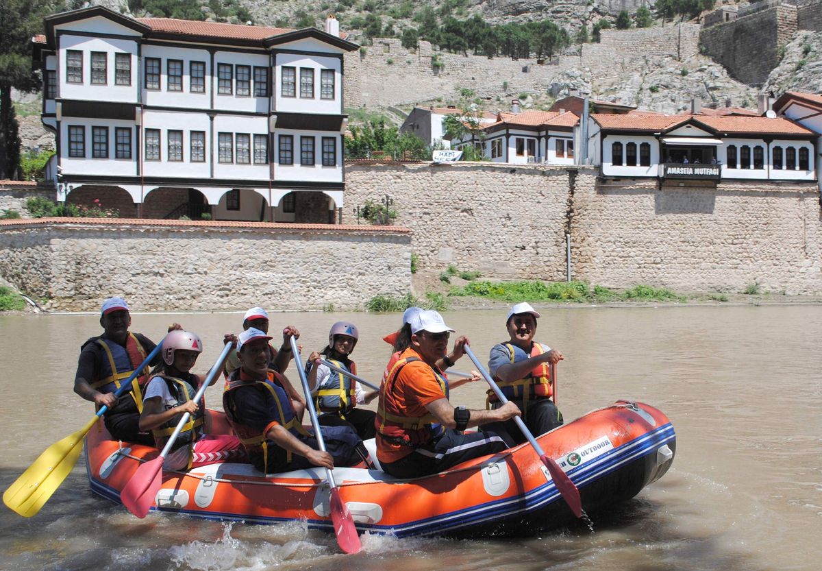 Yalılar Arasında Rafting