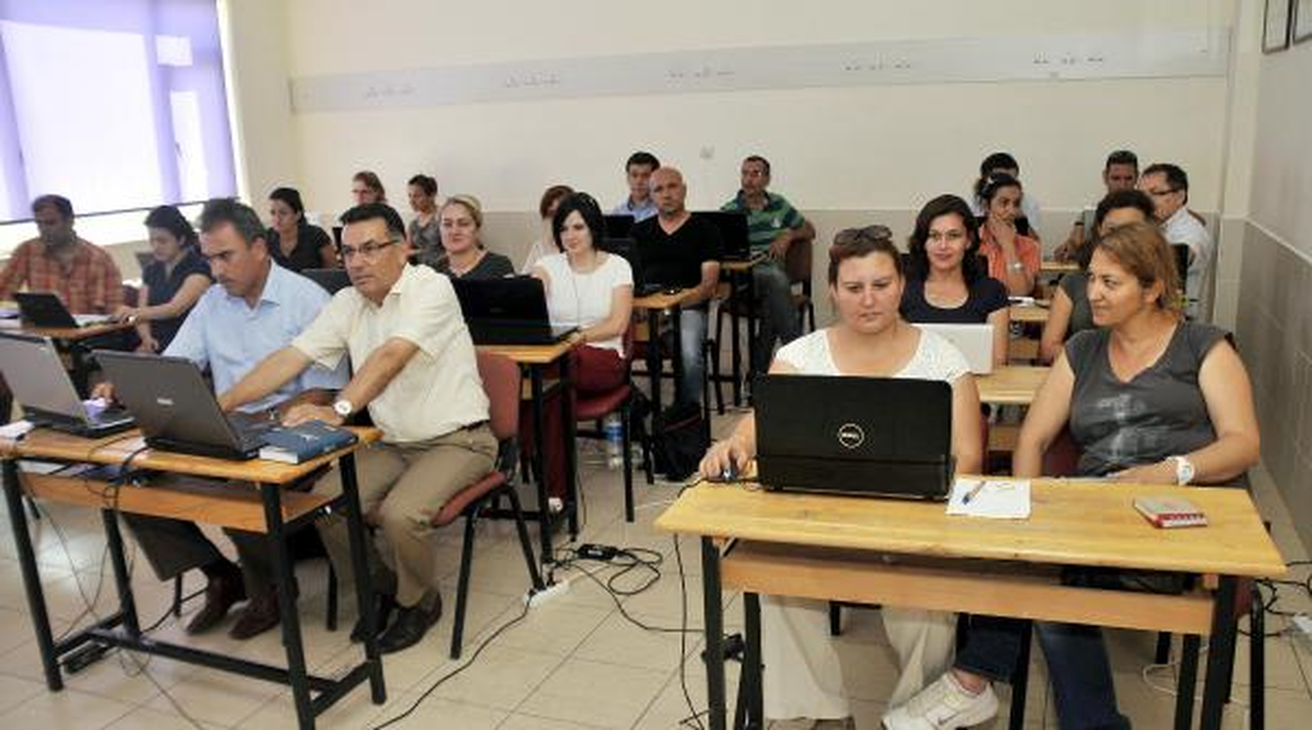 \'Akıllı Tahta\'da İlk Ders Öğretmenlere