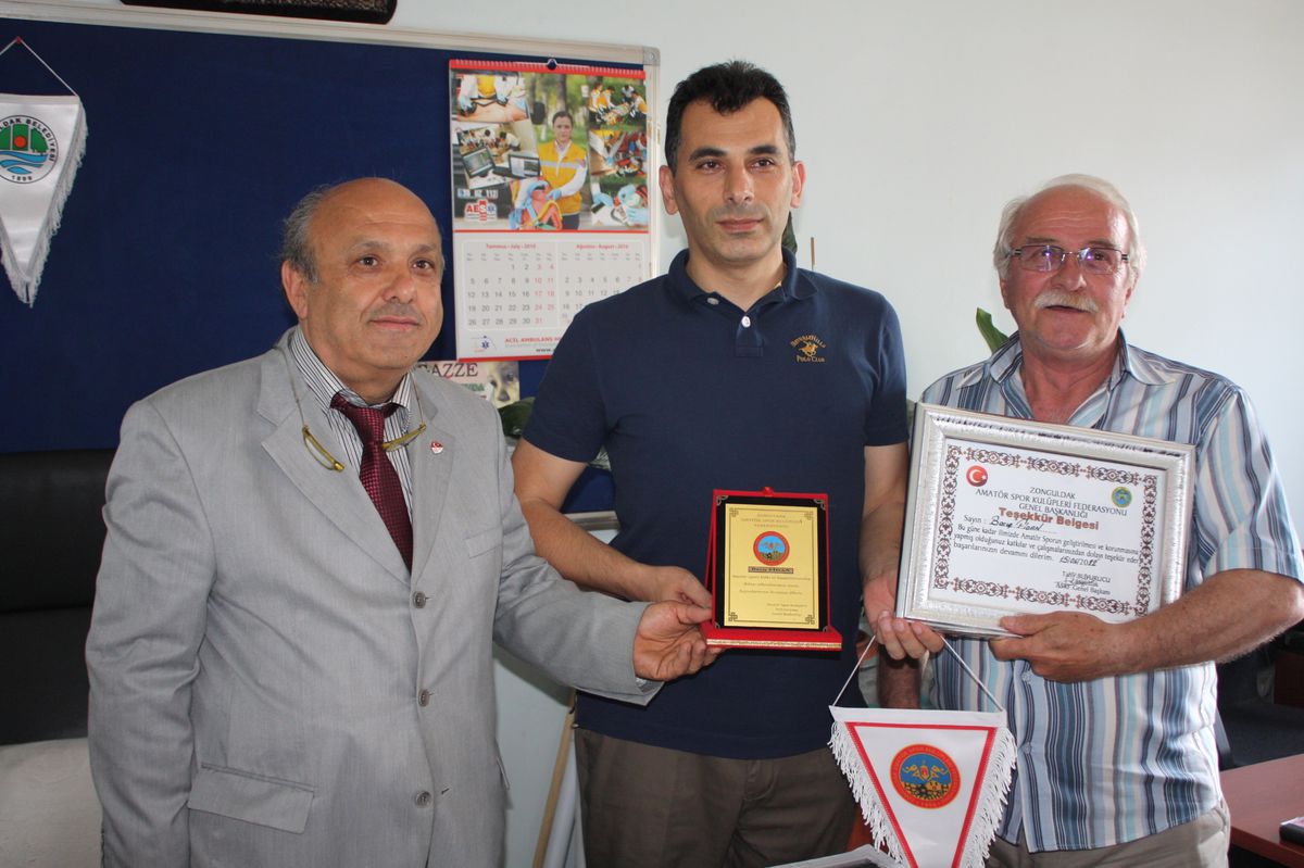 Askf\'den 112 Şube Müdürüne Plaket