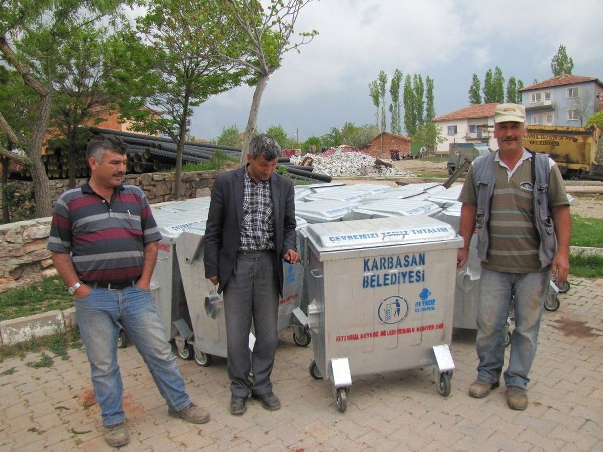 Beykoz Belediyesinden Karbasan Belediyesine Çöp Konteyneri Desteği