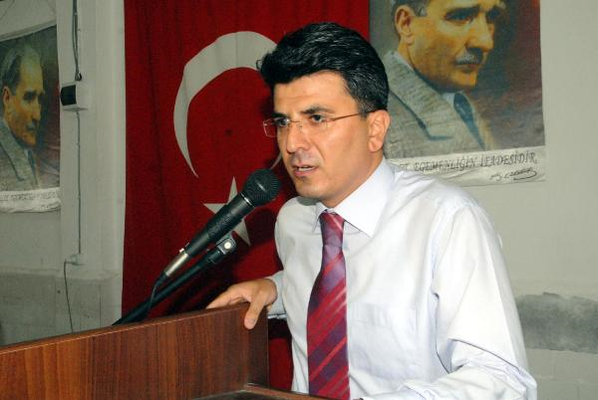 Hasankeyfli Muhtarlar İstiklal Marşı\'nı En Güzel Okumak İçin Yarıştı