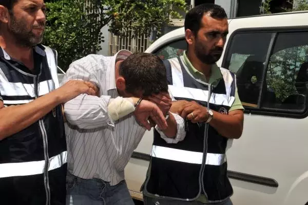 Hirsizlik Sirasinda Kolunu Cam Kesen Supheliyi Yara Izi Ele Verdi Son Dakika