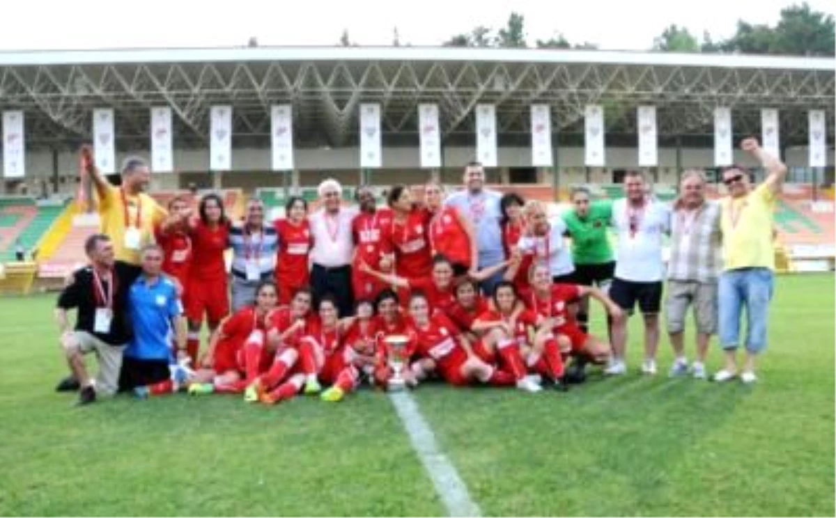 Kadınlar Ligi\'nde Şampiyon Ataşehir