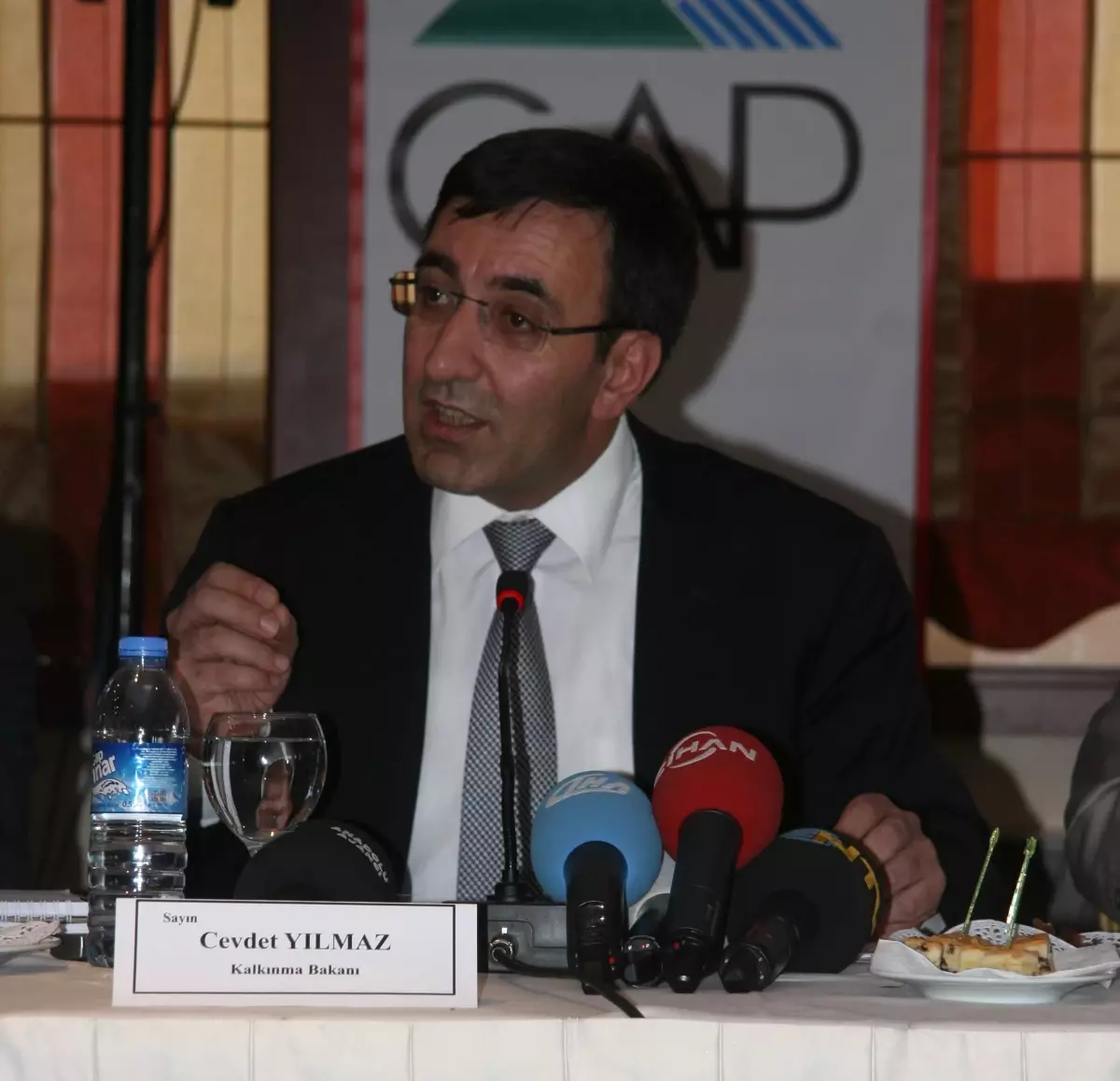 Kalkınma Bakanı Yılmaz Diyarbakır\'da Gap Eylem Planı Revizyonu Toplantısına Katıldı