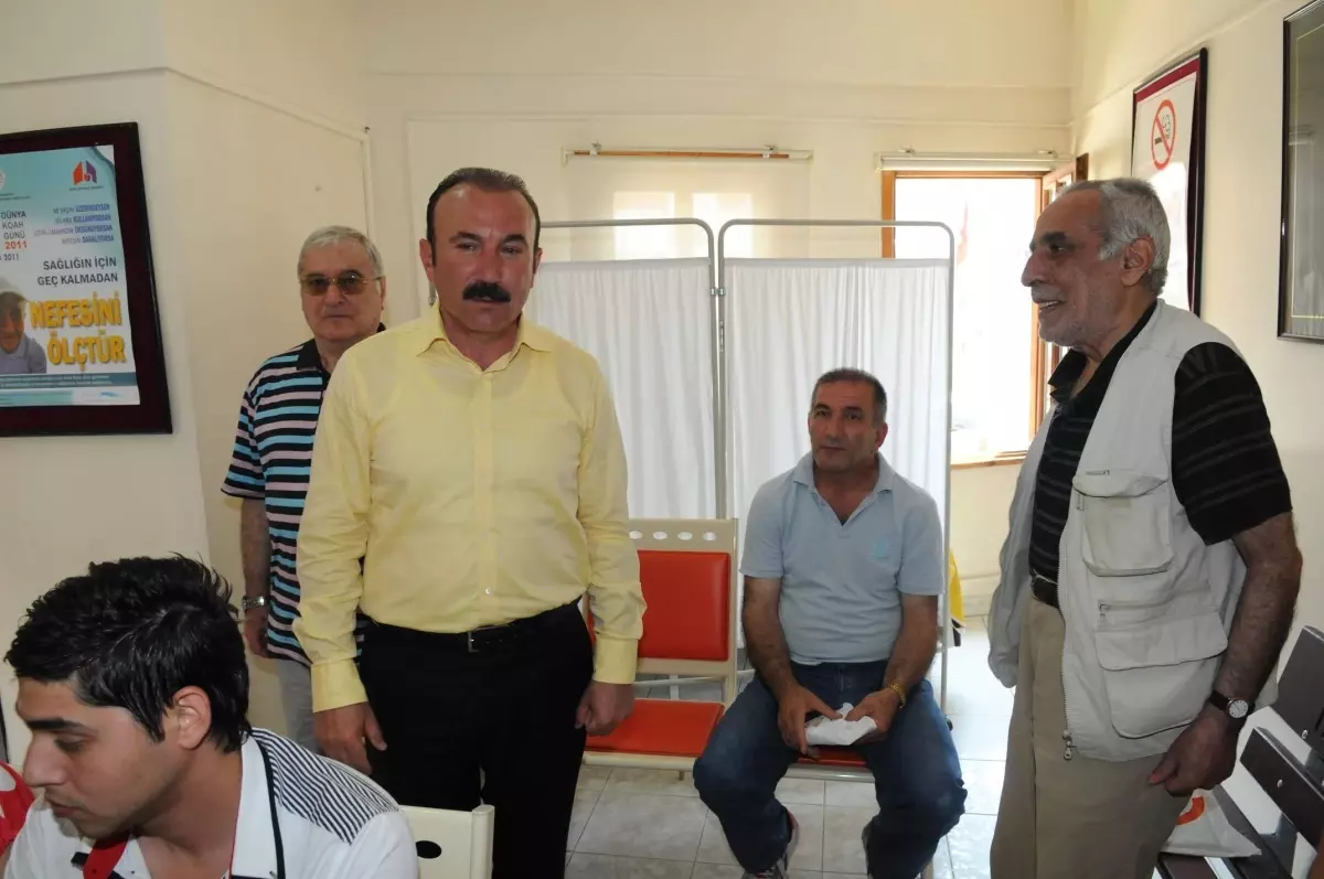 Nevzat Doğan\'dan Sağlık Merkezine Ziyaret