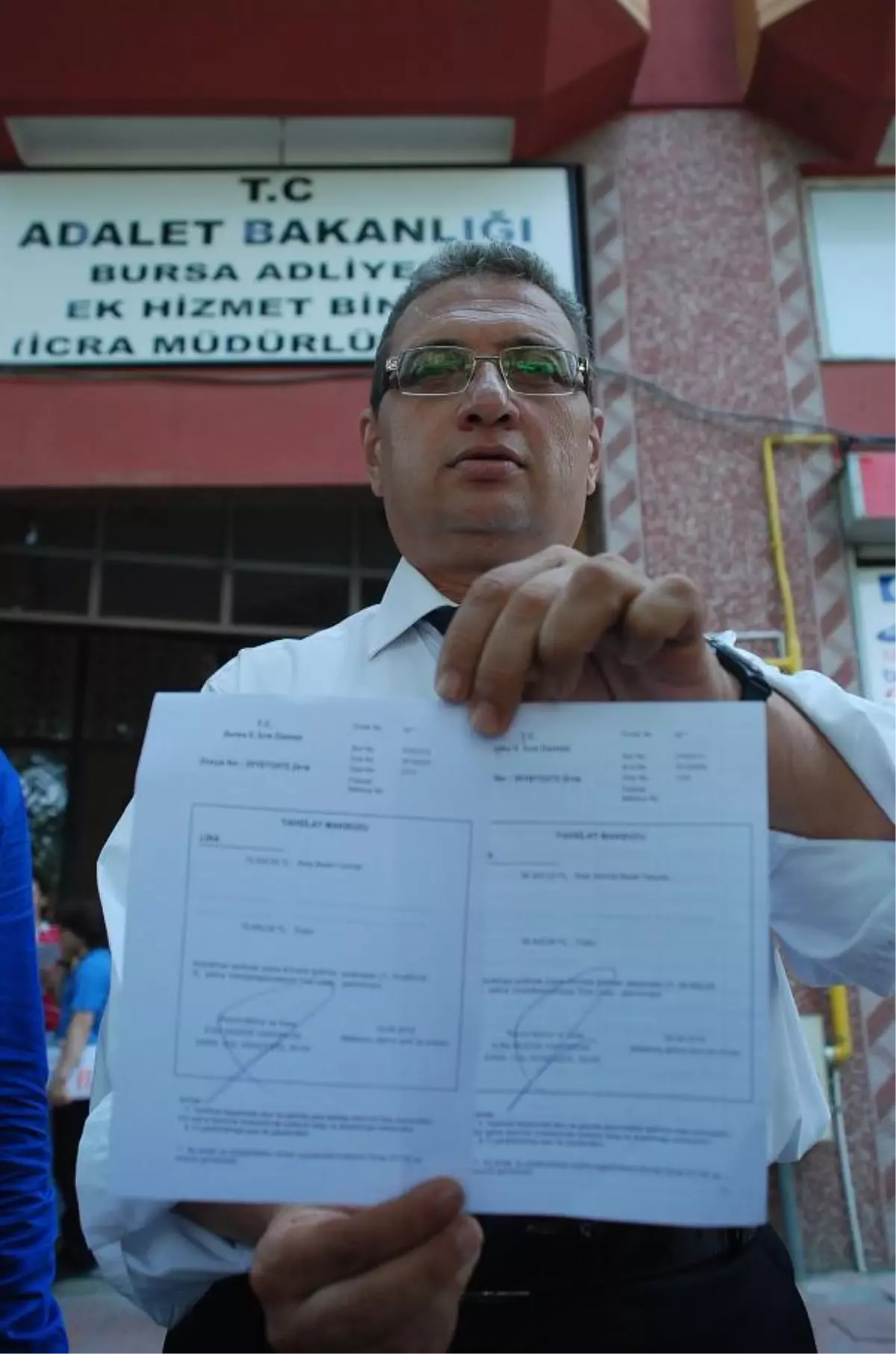 Satılan Köy Meydanı Sorunu Sürüyor