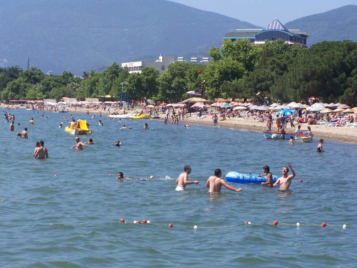 Sıcakdan Bunalan Kendini Denize Attı
