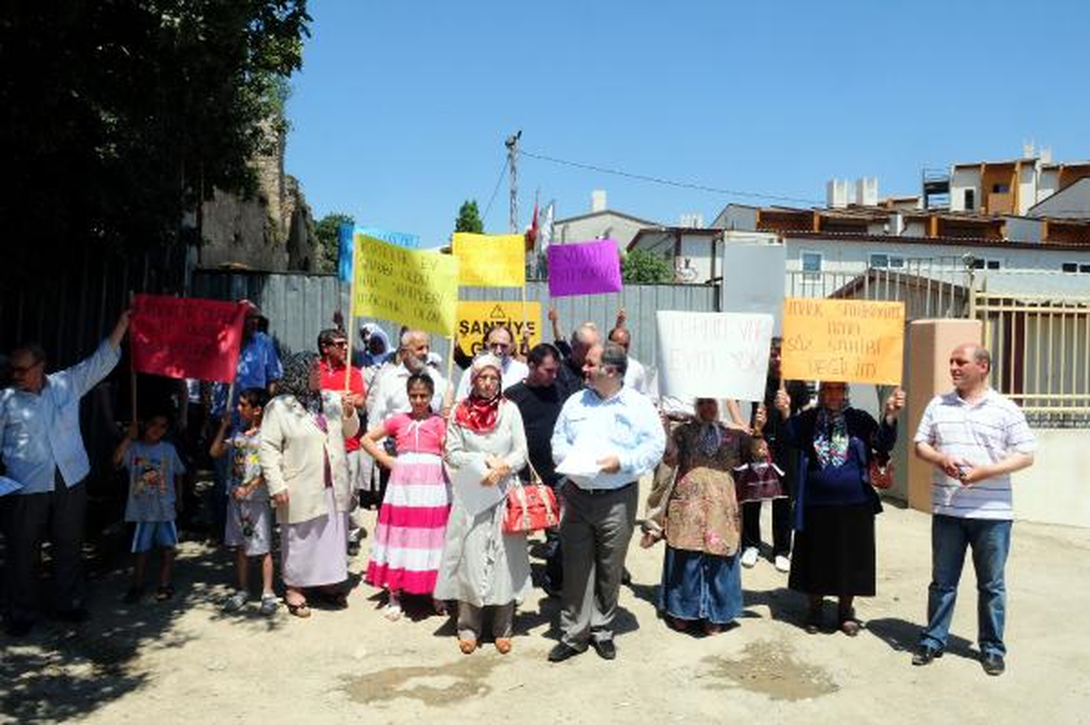 Sulukule\'de "İptal" Protestosu