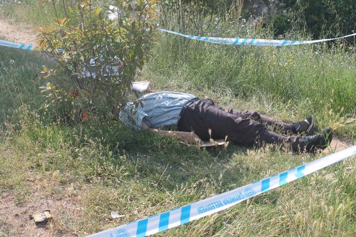 Tem Bağlantı Yolunun Kenarında Erkek Cesedi Bulundu