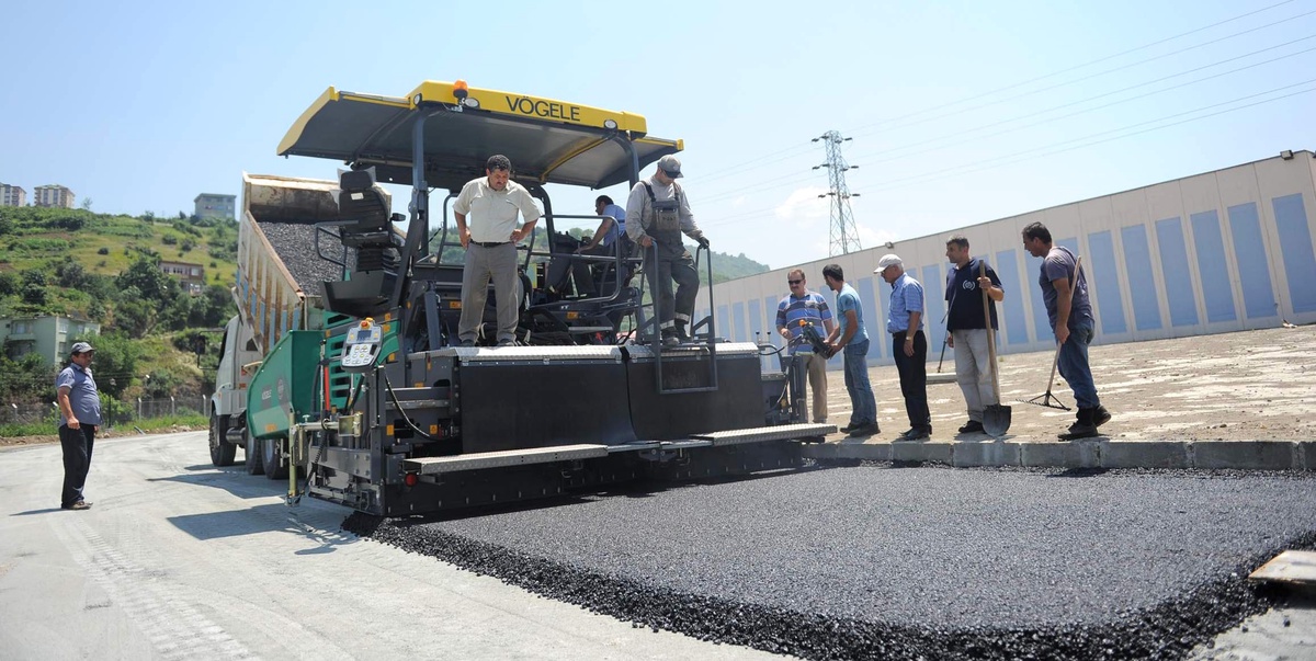 Trabzon Belediyesi\'ne Asfalt Dökme Makinası Alındı