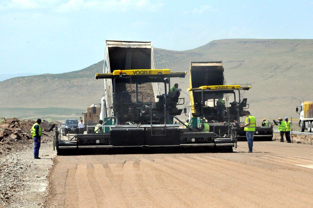 Vali Yılmaz Yol Çalışmalarını Denetledi
