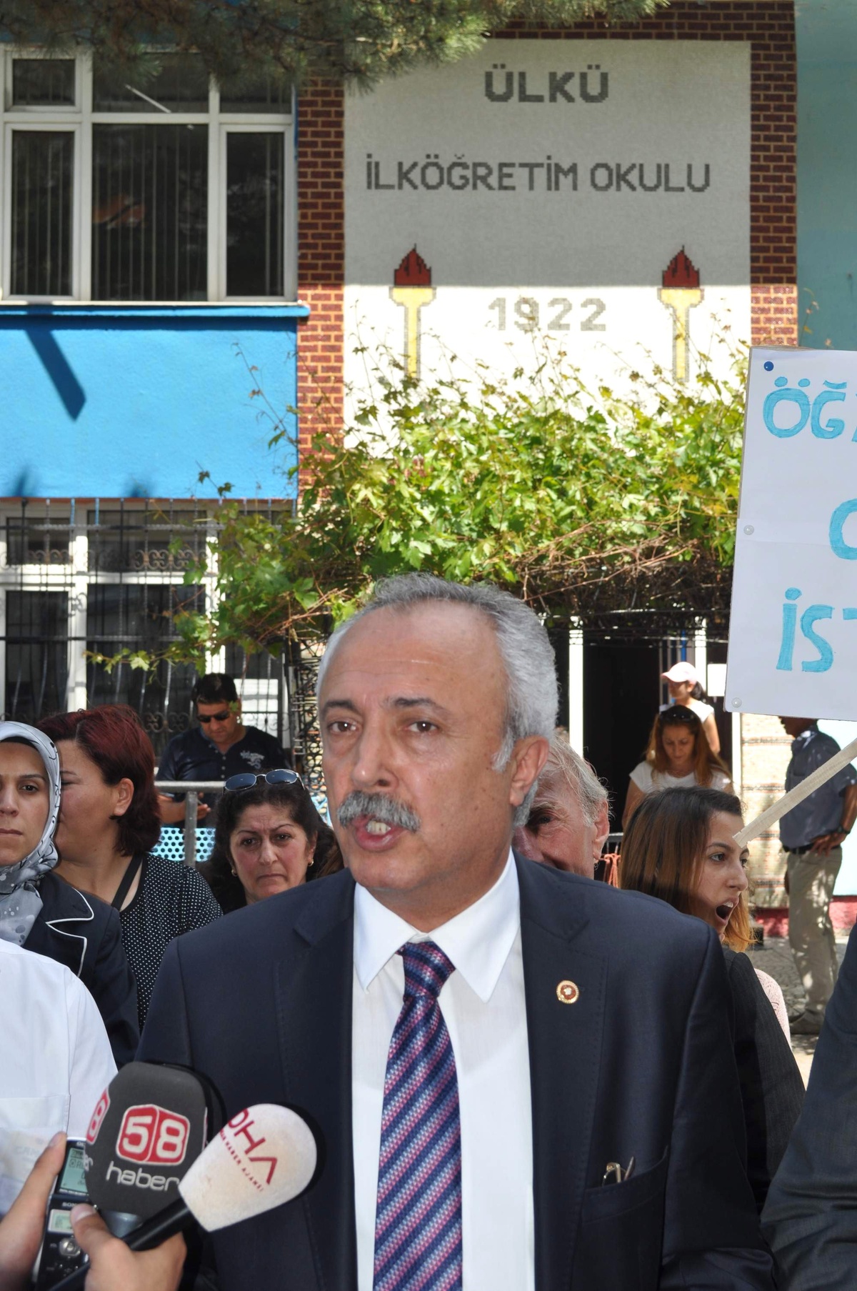 4+4+4 Eğitim Sisteminin İlk Meyvesine Protesto