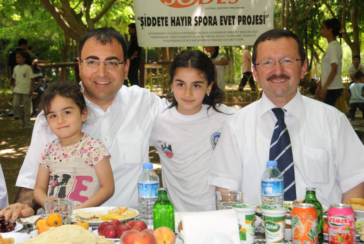 600 Çocuk Piknikte Eğlendi