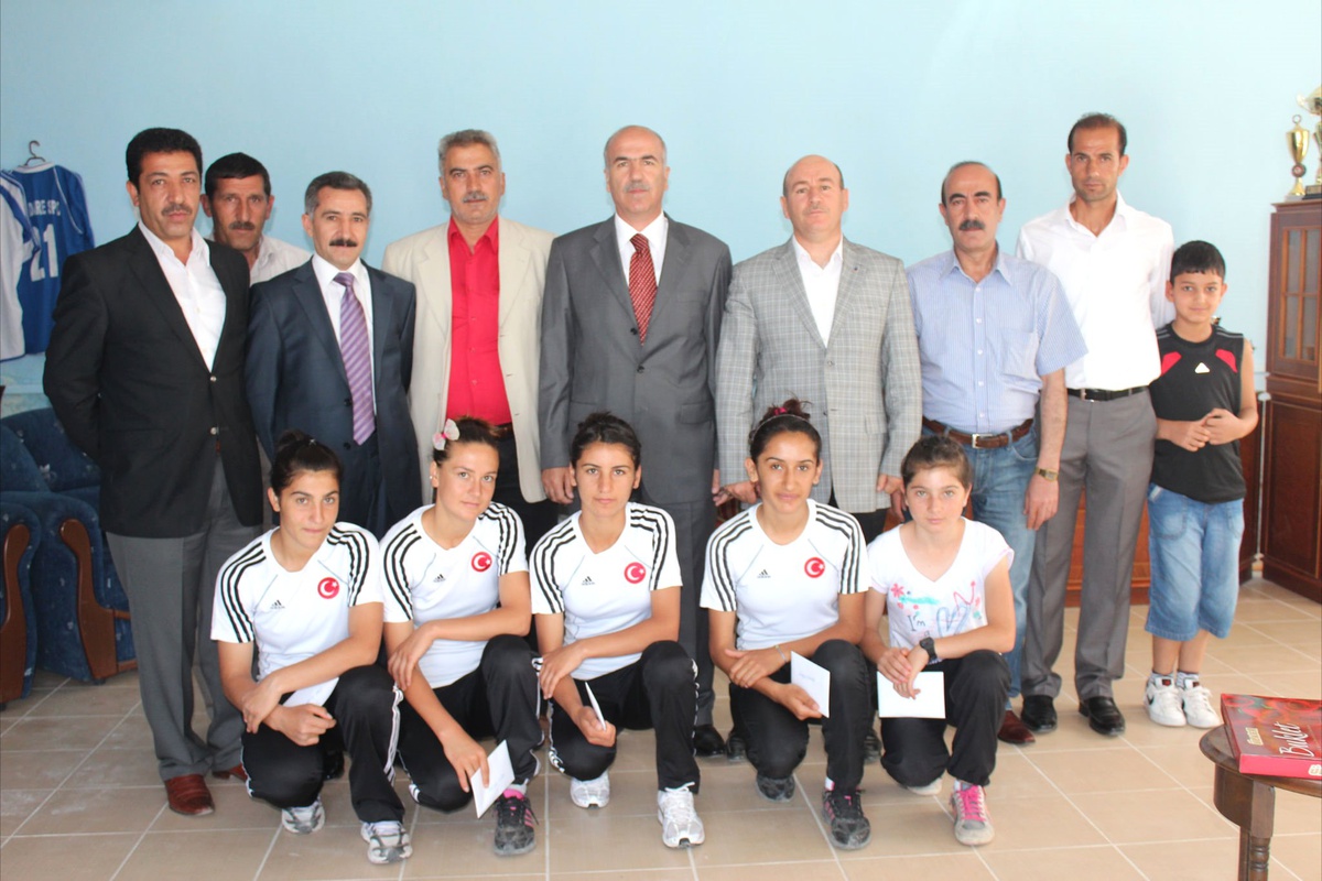 Ağrı G.H.S.İ.M\'den İl Özel İdaresi Spor Kulübüne 10 Bin Tl Para Ödülü
