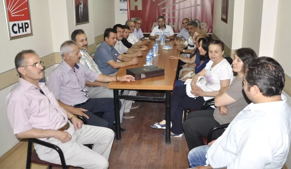 Akhisar Esnaf Kefalet Kooperatifi'nden CHP'ye Ziyaret