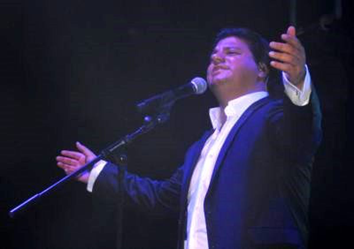 Bakan Yıldırım, Konserde Türkü Söyledi