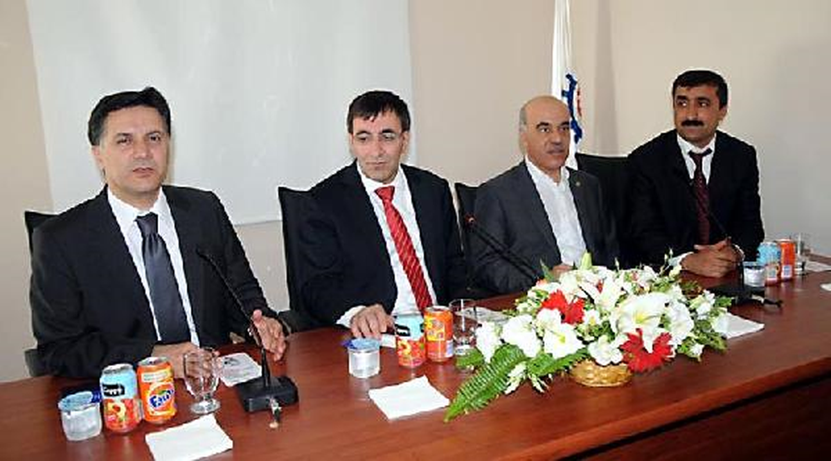 Bakan Yılmaz, Gazetecilerden Olumlu Haber Yapmalarını İstedi