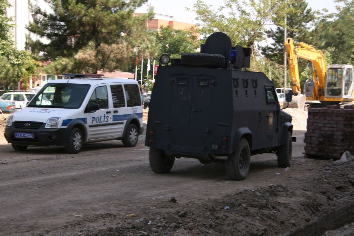 Batman\'da Yüksek Bedelli Reçete Operasyonunda 30 Gözaltı
