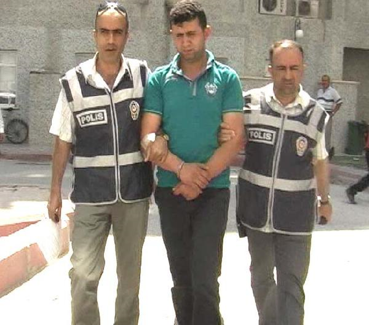 Boşanmak İstemeyen Damat, Kayınpederinin Kardeşini Bıçaklayarak Öldürdü
