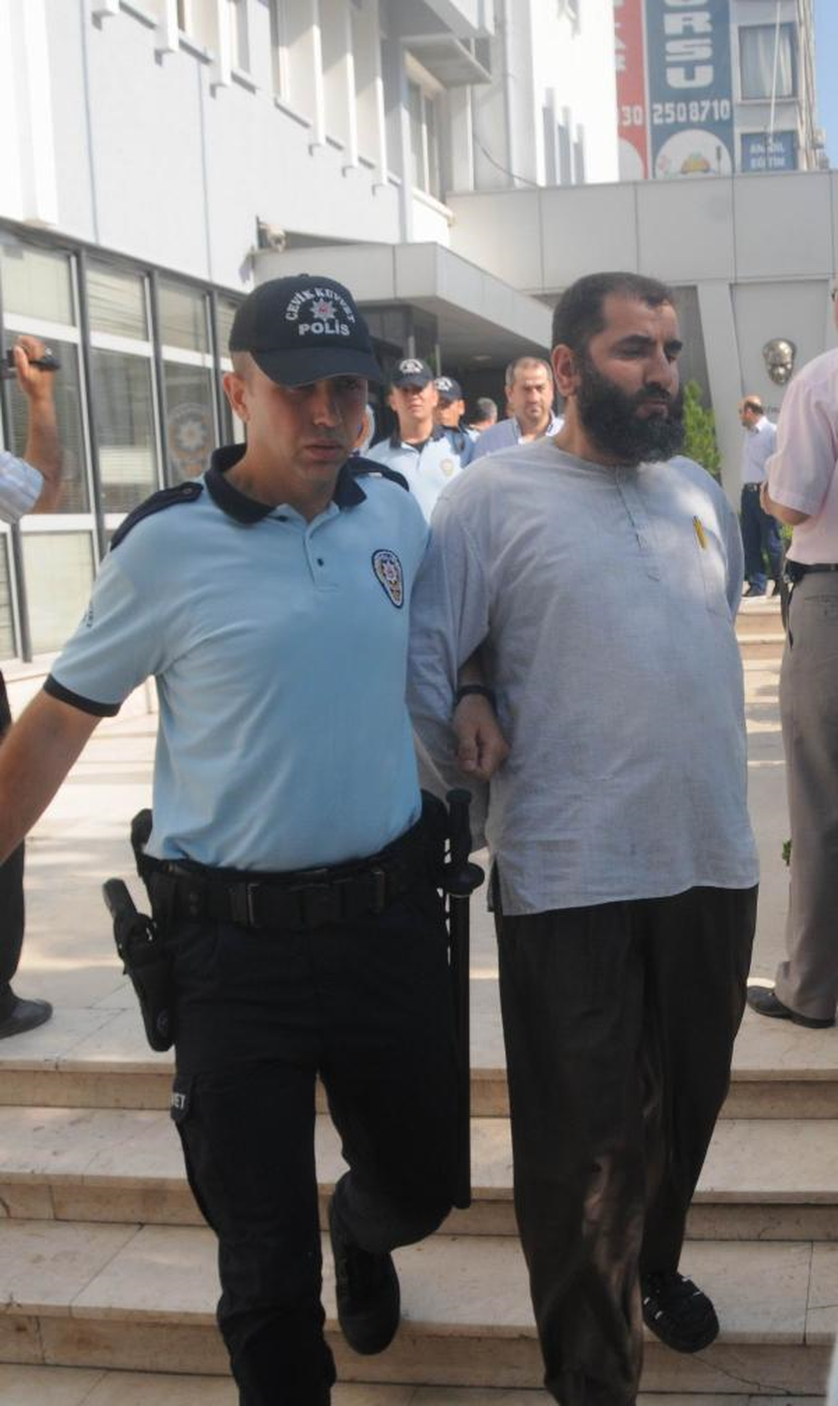 Bursa ve Balıkesir\'de El Kaide Operasyonu: 8 Gözaltı