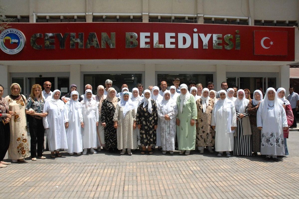 Çeçen Tarikat Mensubu Kadınlardan Başkan Sözlüye Teşekkür Ziyareti