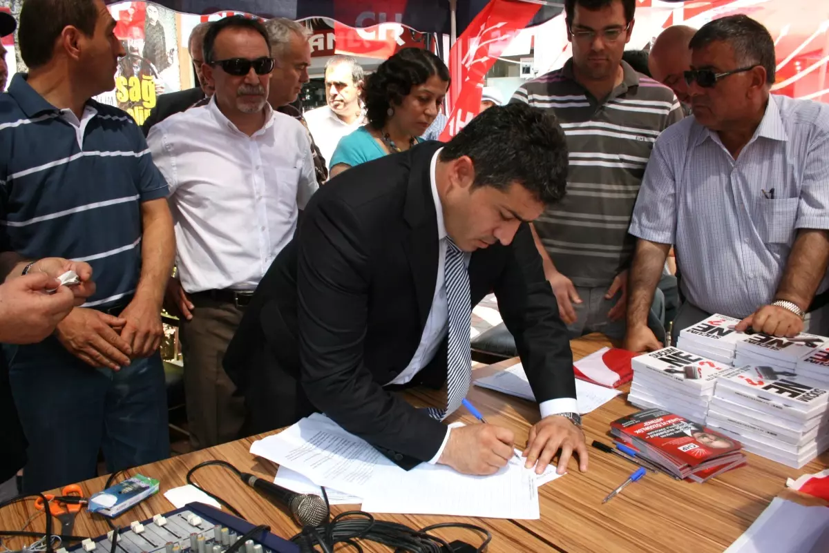 CHP İlçe Örgütü Tutuklu Milletvekilleri İçin İmza Topladı