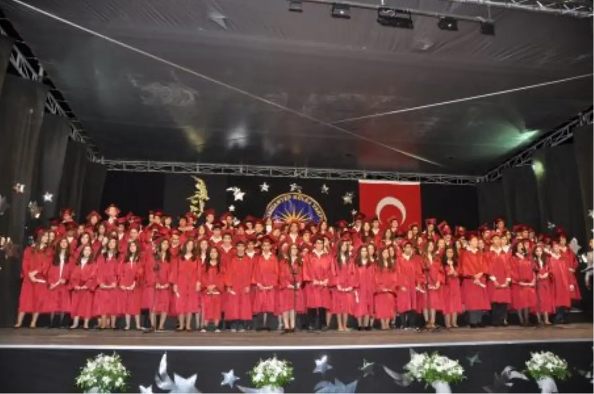 GKV Özel İlköğretimde Coşkulu Kep Töreni