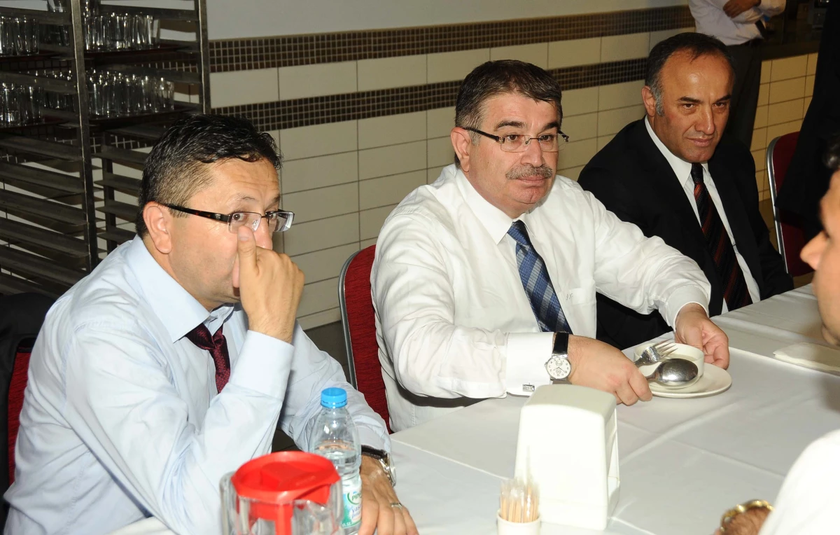 İçişleri Bakanı Şahin, Hacettepe Üniversitesi Öğrencileriyle Yemek Yedi