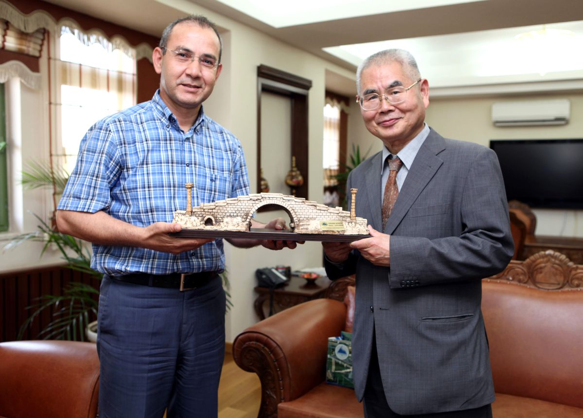 Japonya İnsanlık, Doğa Araştırmalarından Üniversiteye Ziyaret