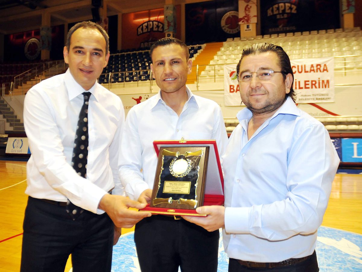 Kepez Belediyespor\'a Lux Yapı Sponsor Oldu