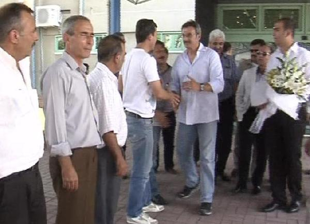 Kürşat Tüzmen\'e Yörüklerden Davullu Zurnalı Karşılama