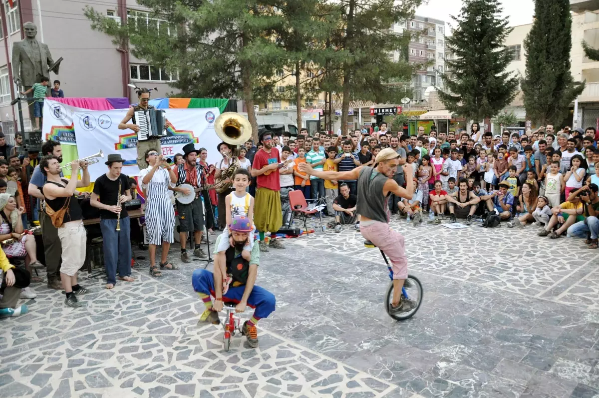 Mardin\'de Sirk ve Sokak Sanatları Festivali