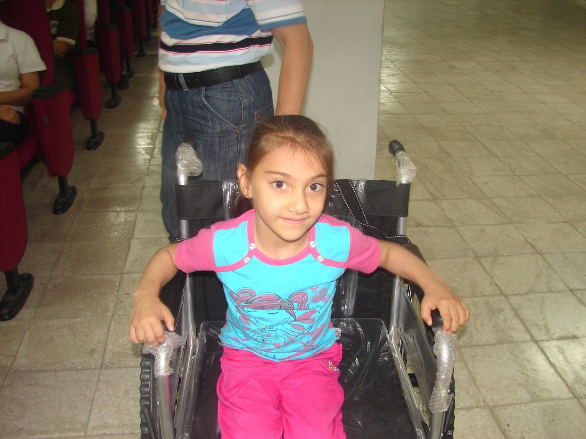 Mavi Kapak Minik Zeynep\'i Hayata Bağladı