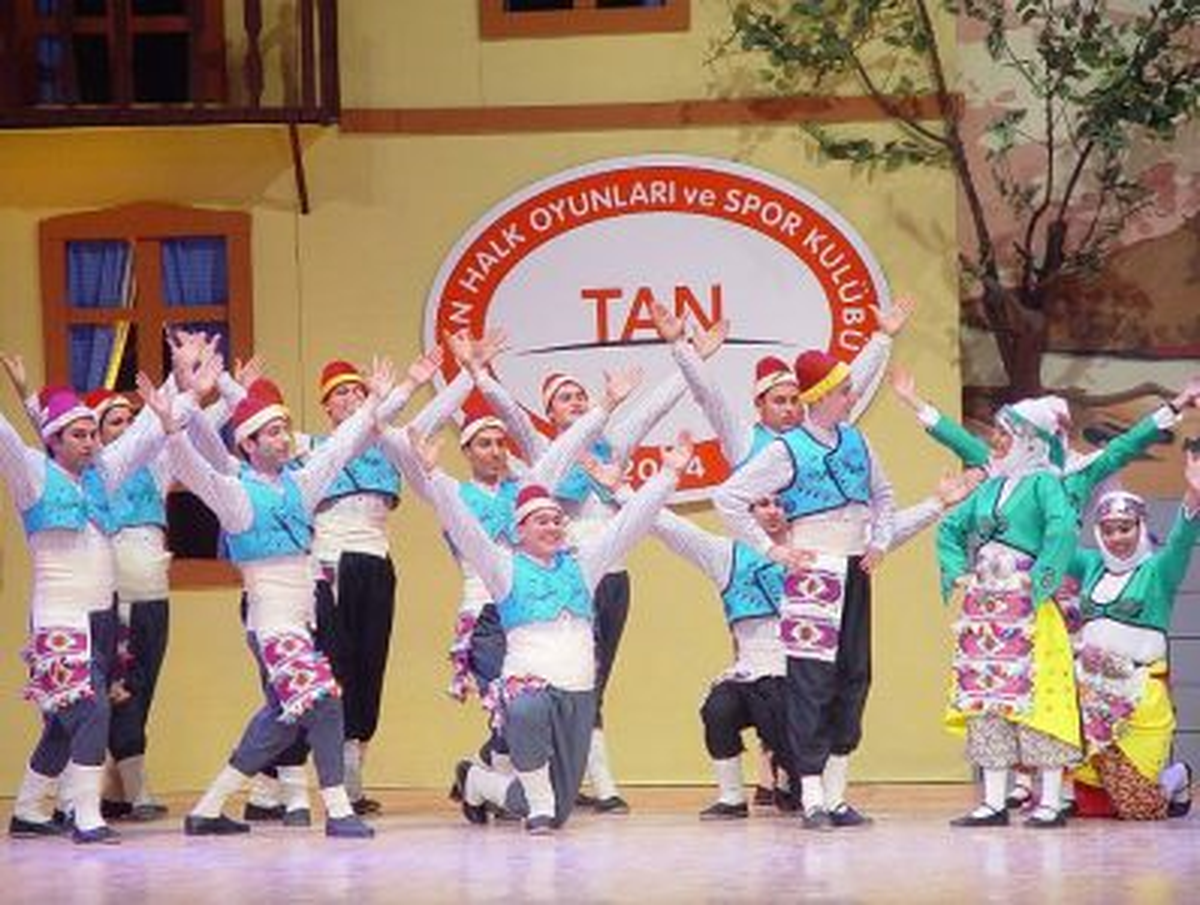 Müzikal Tadında Dans Gösterisi