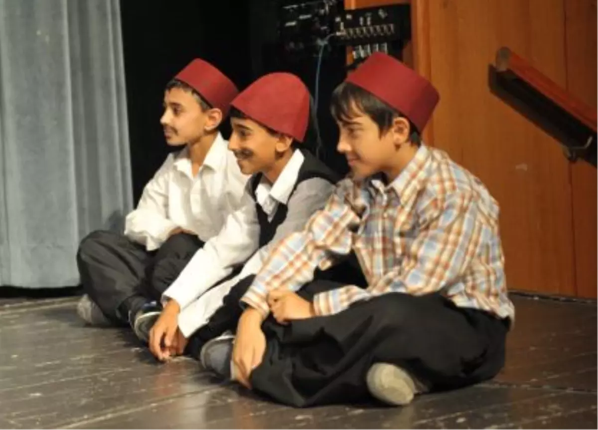 NFK Tiyatrosu; "Eski Köye Yeni Adet"