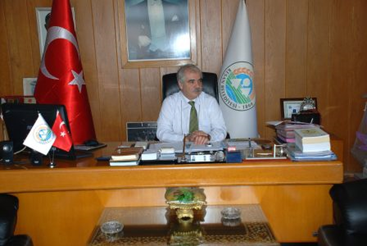 Özcan\'ın \'\'Babalar Günü\'\' Açıklaması