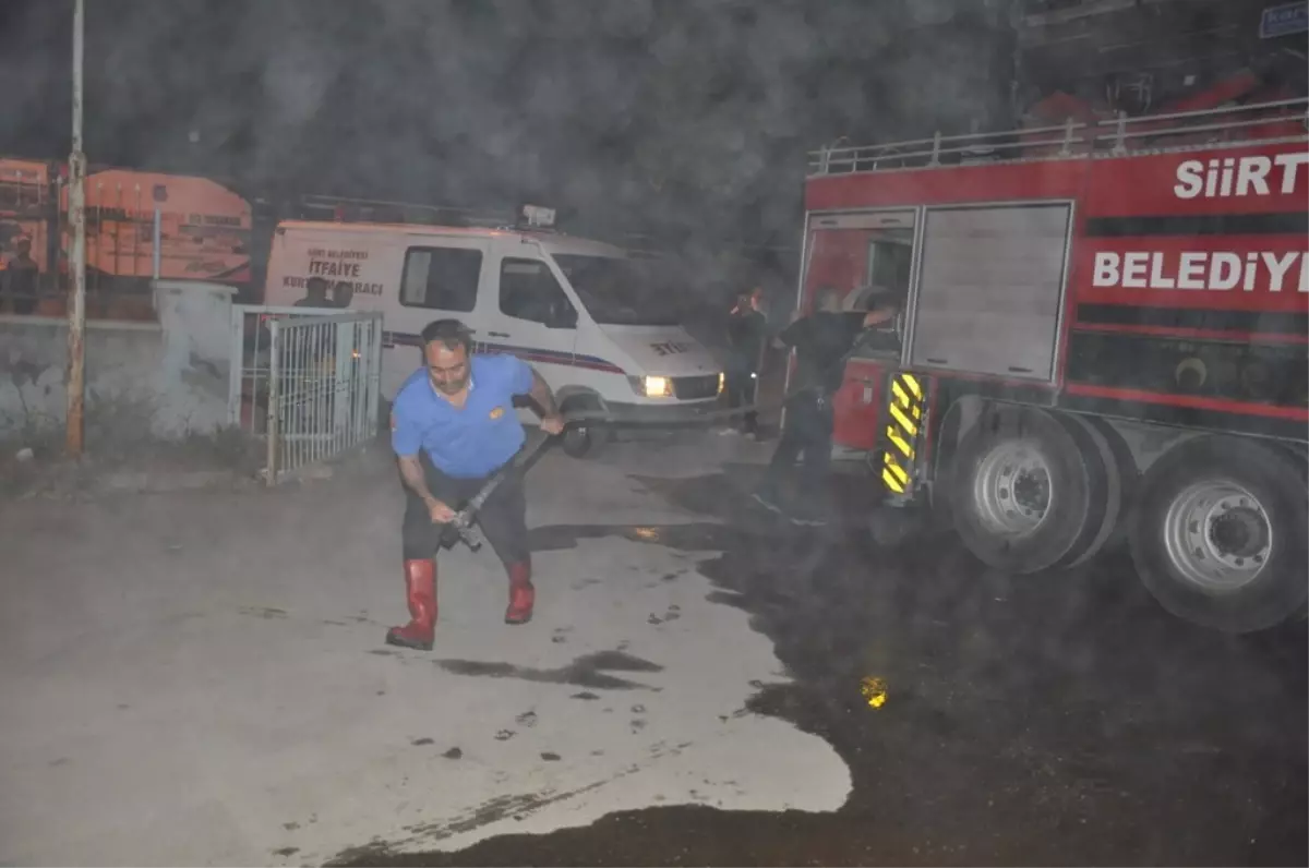 Park Halindeki Hastane Aracı Yandı