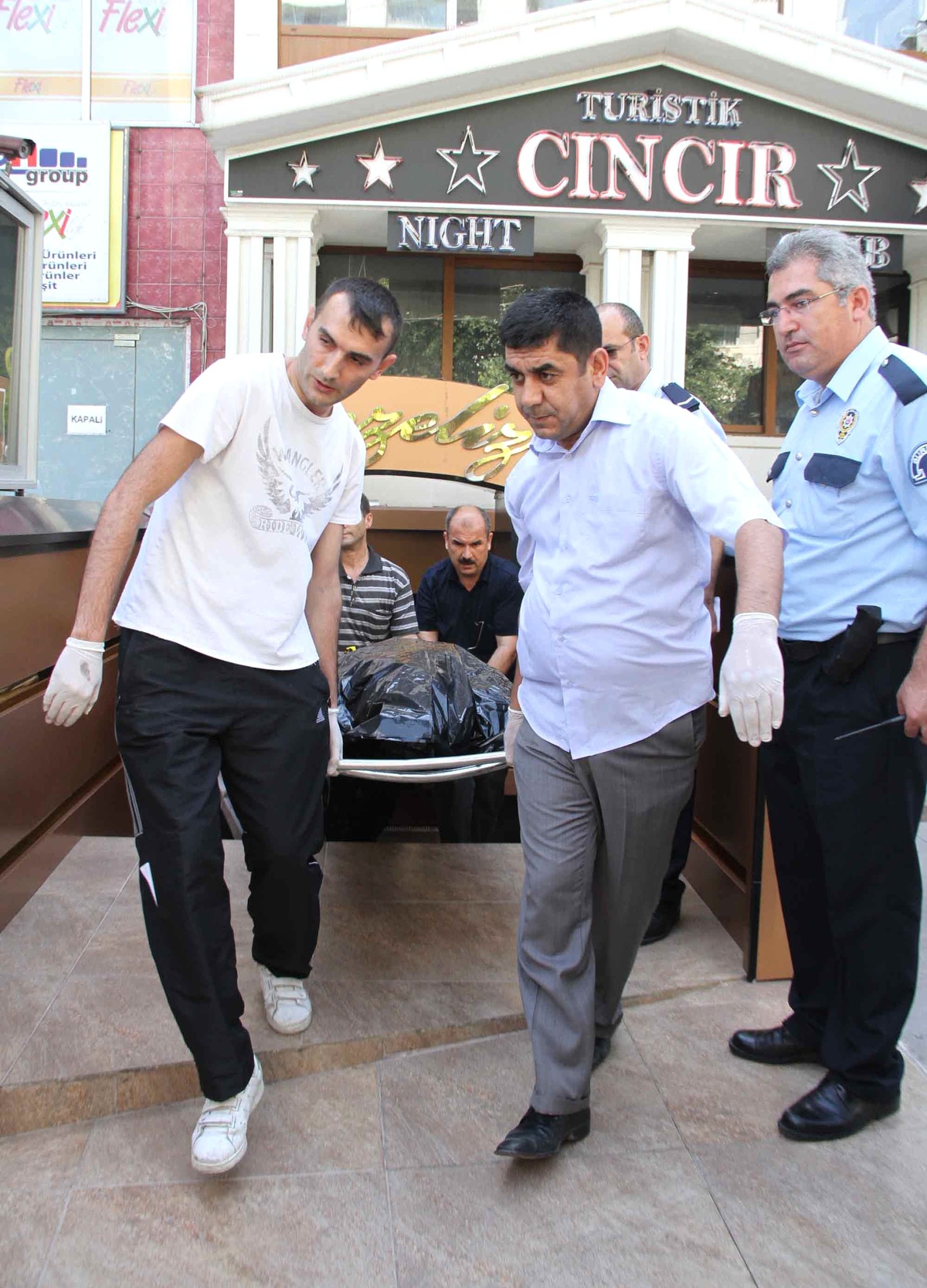 Pavyonda 2 Gün Önce İşe Giren Güvenlikçi Kasiyeri Öldürdü