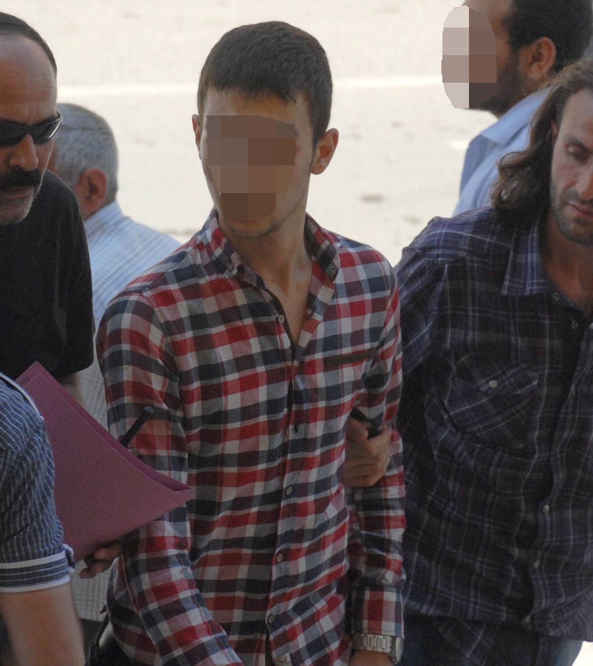 Polise Silah Çekme İddiasına Tutuklama