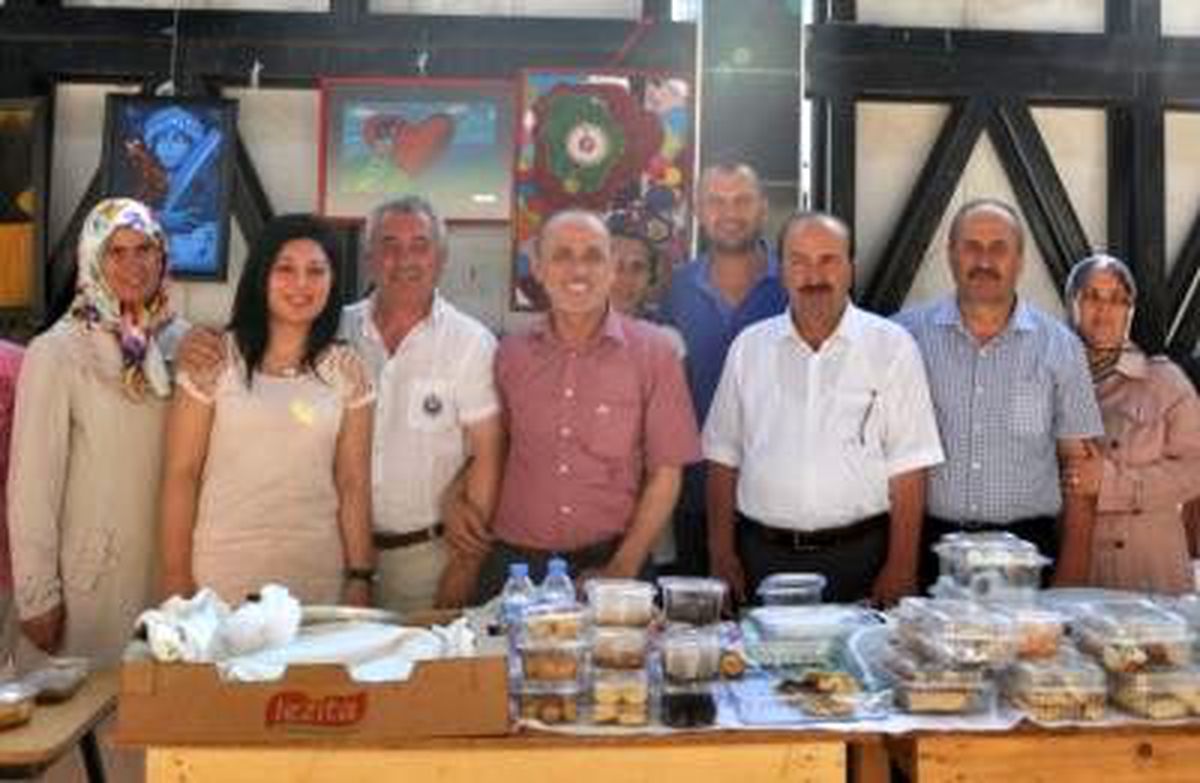 Sakarya Yerel Kültür Derneği (Sykd)\'nin Kermesi İlgi Görüyor